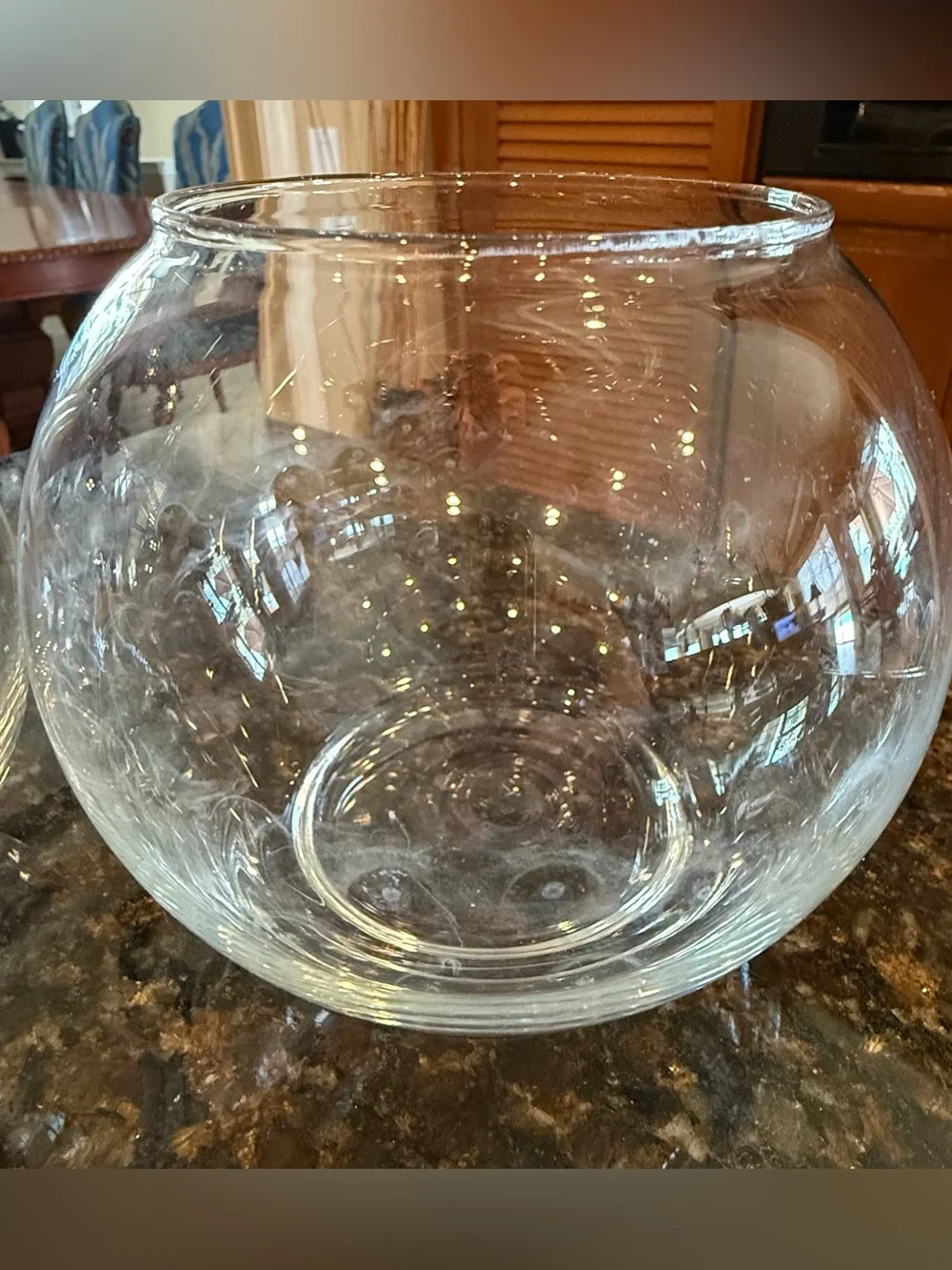 Set of 2 Clear Glass Fishbowl Vases